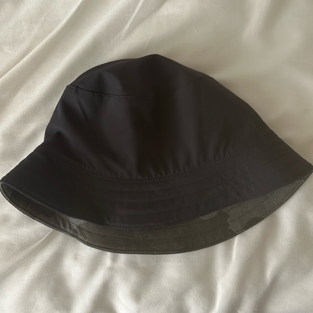 Lululemon reversible bucket hat